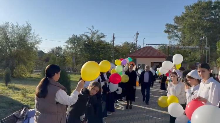 Общешкольный праздник «День Учителя».